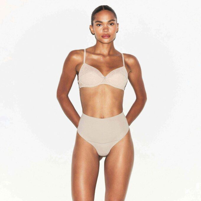 Baumwoll-Shapewear-Tanga mit hohem Bund Baumwoll-Shapewear-Tanga mit hohem Bund