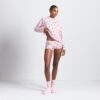 Boyfriend-Langarmshirt und kurze Boxershorts Boyfriend-Langarmshirt und kurze Boxershorts