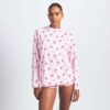 Boyfriend-Langarmshirt und kurze Boxershorts Boyfriend-Langarmshirt und kurze Boxershorts