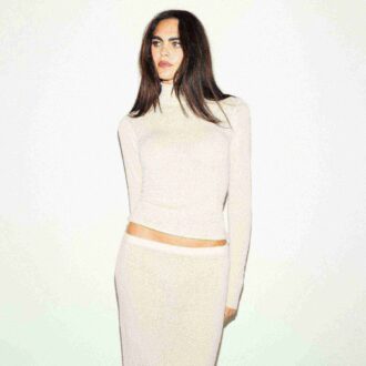 Federleichter Kaschmir-Rollkragenpullover Federleichter Kaschmir-Rollkragenpullover