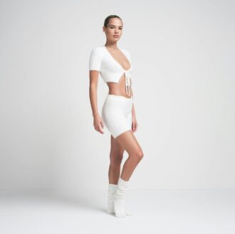 Flauschiges Strick-Crop-Top und Shorts-Set Flauschiges Strick-Crop-Top und Shorts-Set