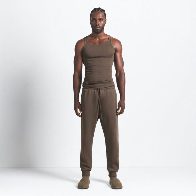 Fleece-Lounge-Herren-Jogginghose mit schmal zulaufendem Bein Fleece-Lounge-Herren-Jogginghose mit schmal zulaufendem Bein