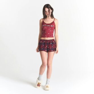 Flohmarktset mit Kaktuspflanze und Skims Skims Schlaf-Spitzentop und Flanell-Shorts Flohmarktset mit Kaktuspflanze und Skims Skims Schlaf-Spitzentop und Flanell-Shorts
