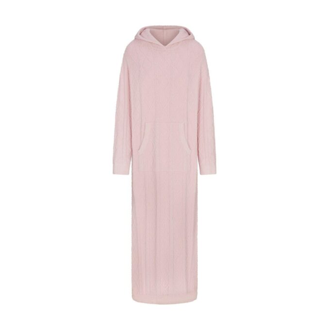 Gemütliches, leichtes, übergroßes Zopfstrickkleid