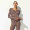Henley-Shirt mit transparentem Rippstrick und langen Ärmeln Henley-Shirt mit transparentem Rippstrick und langen Ärmeln
