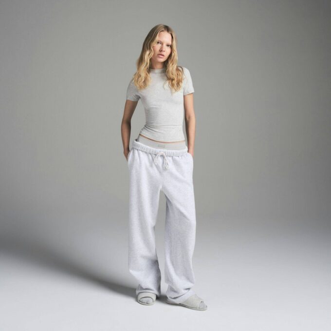Klassische Hose mit geradem Bein aus Baumwollfleece Klassische Hose mit geradem Bein aus Baumwollfleece