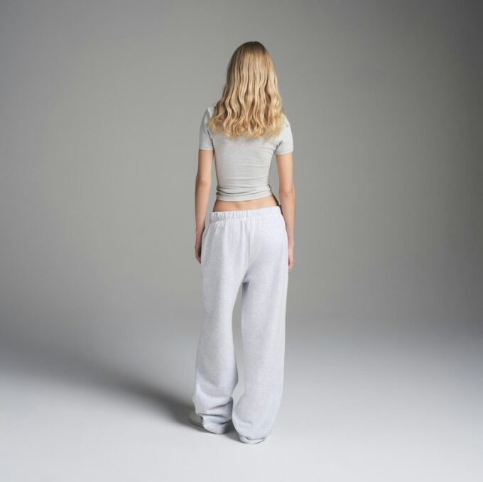 Klassische Hose mit geradem Bein aus Baumwollfleece Klassische Hose mit geradem Bein aus Baumwollfleece