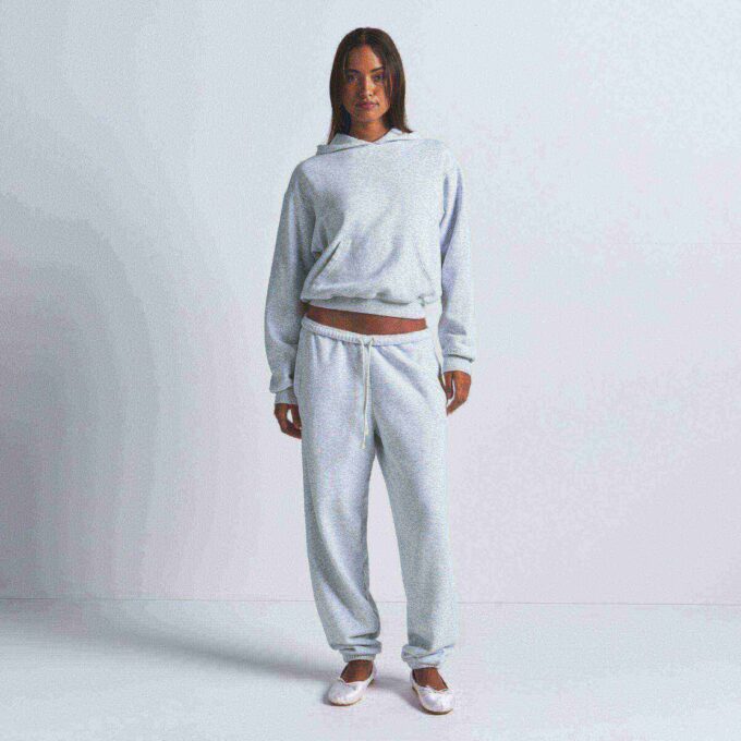Klassischer Hoodie aus Baumwollfleece Klassischer Hoodie aus Baumwollfleece