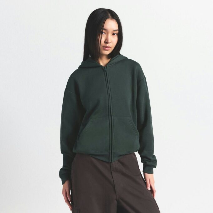 Klassischer Kapuzenpullover aus Baumwollfleece mit Reißverschluss Klassischer Kapuzenpullover aus Baumwollfleece mit Reißverschluss