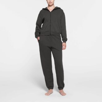 Klassischer Kapuzenpullover aus französischem Frottee mit Reißverschluss Klassischer Kapuzenpullover aus französischem Frottee mit Reißverschluss