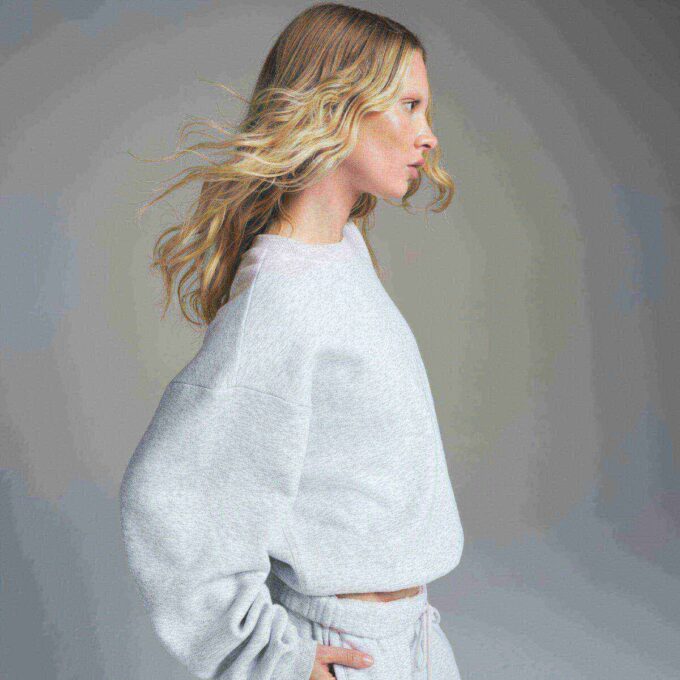 Klassischer Rundhalsausschnitt aus Baumwollfleece Klassischer Rundhalsausschnitt aus Baumwollfleece