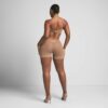 Kurzes, transparentes Kleid mit tiefem Rückenausschnitt Kurzes, transparentes Kleid mit tiefem Rückenausschnitt