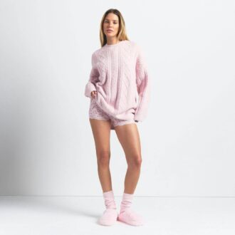 Kuscheliger, leichter Oversize-Zopfstrickpullover mit Rundhalsausschnitt