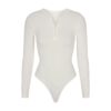 Langarm-Henley-Body aus Baumwollripp Langarm-Henley-Body aus Baumwollripp