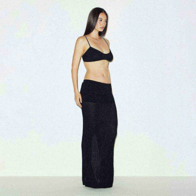 LANGER ROCK AUS TRANSPARENTEM STRICK MIT UMWAND LANGER ROCK AUS TRANSPARENTEM STRICK MIT UMWAND