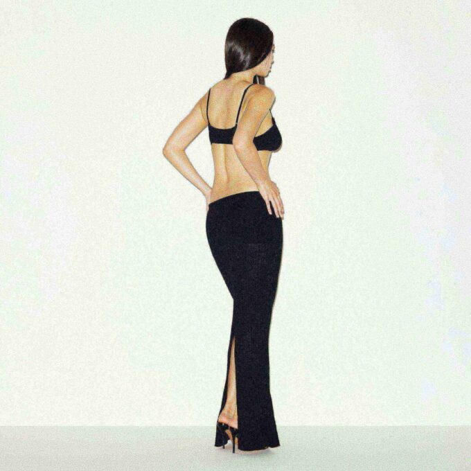 LANGER ROCK AUS TRANSPARENTEM STRICK MIT UMWAND LANGER ROCK AUS TRANSPARENTEM STRICK MIT UMWAND