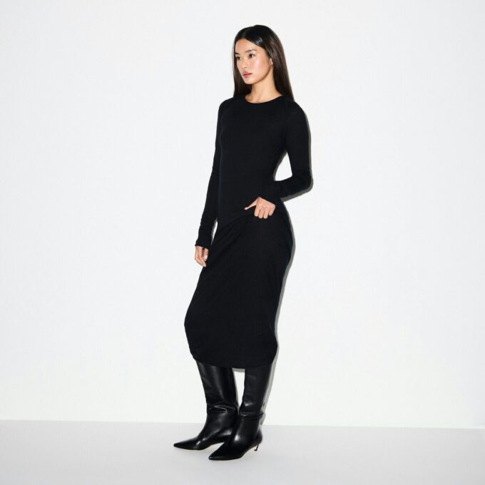LANGES KLEID AUS FEDERLEICHTEM KASCHMIR