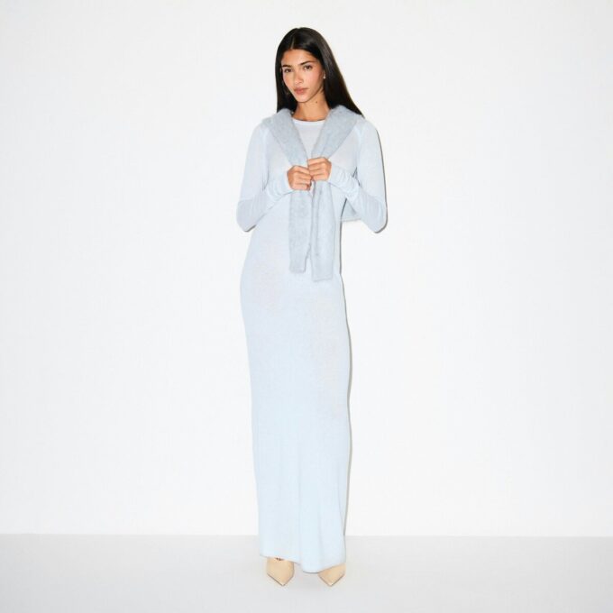LANGES KLEID AUS FEDERLEICHTEM KASCHMIR