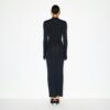 LANGES KLEID MIT ROLLKragen UND GLATTEM LAUFSCHNITT