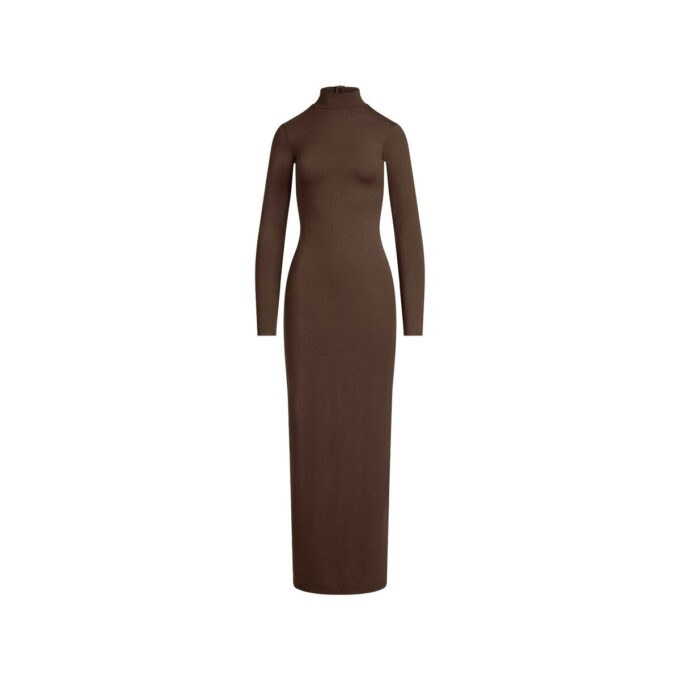 LANGES KLEID MIT ROLLKragen UND GLATTEM LAUFSCHNITT