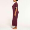 Langes Kleid mit weichem Lounge-Stil, T-Shirt-Ausschnitt