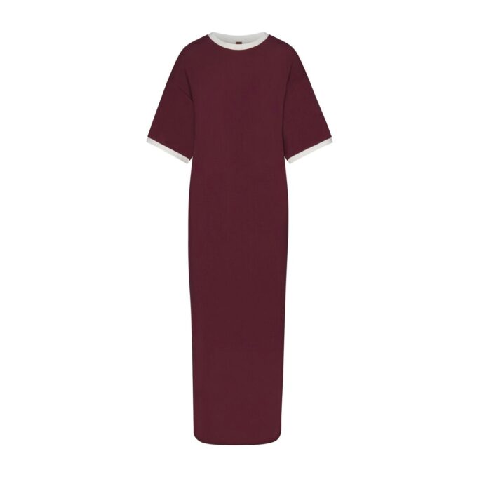 Langes Kleid mit weichem Lounge-Stil, T-Shirt-Ausschnitt