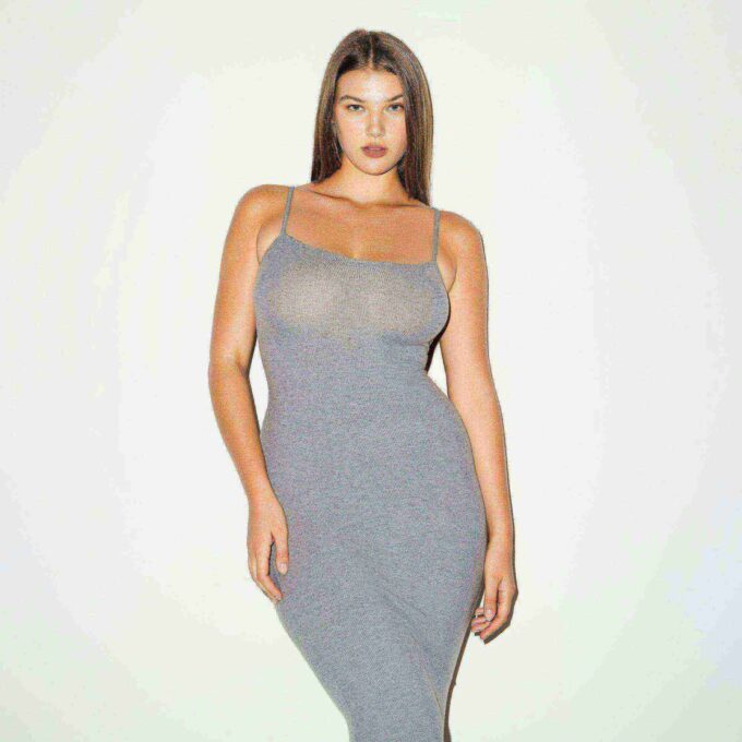 Langes Slipkleid aus weichem Lounge-Stil Langes Slipkleid aus weichem Lounge-Stil