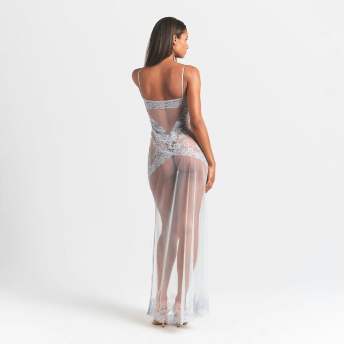 Langes Unterkleid aus bestickter Lingerie Langes Unterkleid aus bestickter Lingerie