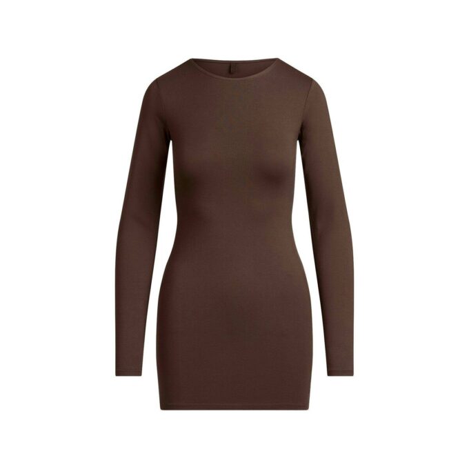 MINIKLEID MIT GLATTEN LAGEN UND RUNDHALSAUSSCHNITT MINIKLEID MIT GLATTEN LAGEN UND RUNDHALSAUSSCHNITT