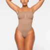 Nahtloser, trägerloser String-Body mit formgebender Silhouette