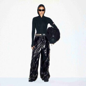 NikeSKIMS ACCESSORY GLÄNZENDE NYLON-CARGOHOSE