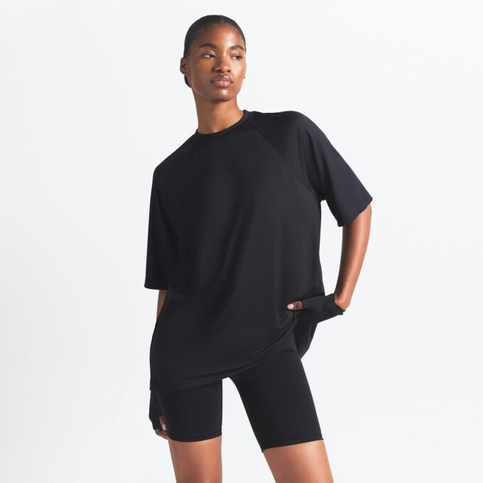NikeSKIMS AIRY OVERSIZED T-SHIRT NikeSKIMS AIRY OVERSIZED T-SHIRT