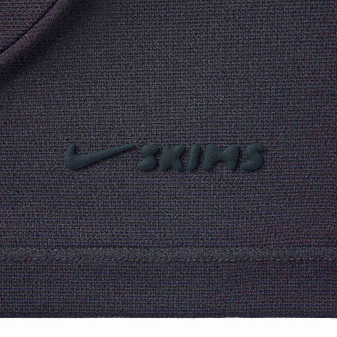 NikeSKIMS AIRY RELAXED SHORT NikeSKIMS AIRY RELAXED SHORT
