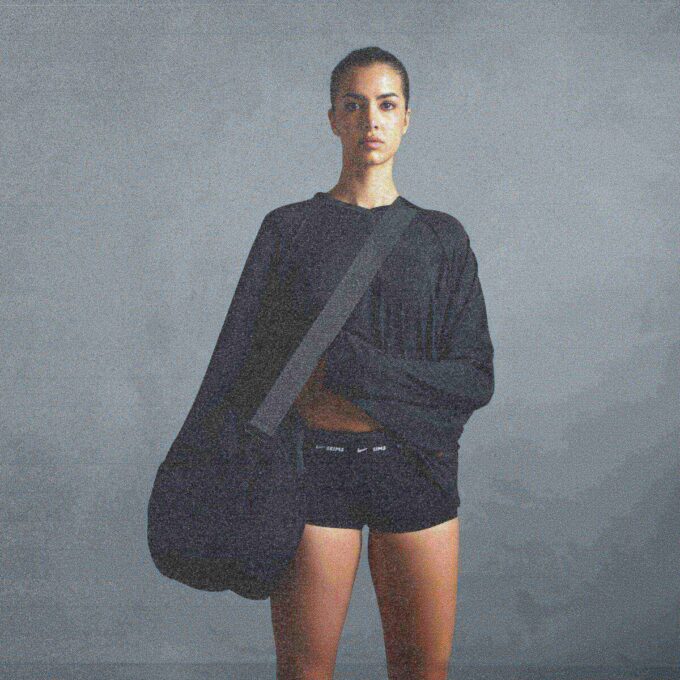 NikeSKIMS AIRY V-NECK OVERSIZED LANGARM-TOP NikeSKIMS AIRY V-NECK OVERSIZED LANGARM-TOP