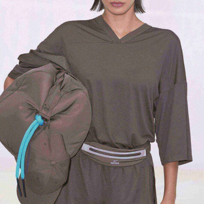 NikeSKIMS AIRY V-NECK OVERSIZED TOP NikeSKIMS AIRY V-NECK OVERSIZED TOP