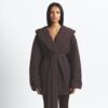 NikeSKIMS GEWEBTER NYLON-WICKELMANTEL NikeSKIMS GEWEBTER NYLON-WICKELMANTEL