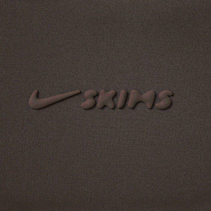 NikeSKIMS WOVEN NYLON 5″ TRACKSHORT NikeSKIMS WOVEN NYLON 5″ TRACKSHORT