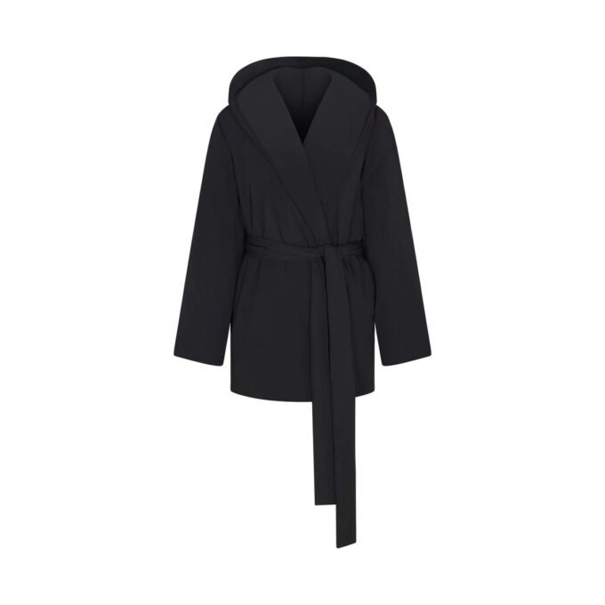 NikeSKIMS GEWEBTER NYLON-WICKELMANTEL NikeSKIMS GEWEBTER NYLON-WICKELMANTEL