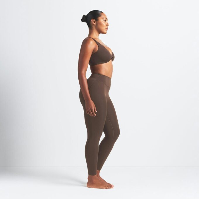 NikeSKIMS MATTE 26″ LEGGING NikeSKIMS MATTE 26″ LEGGING
