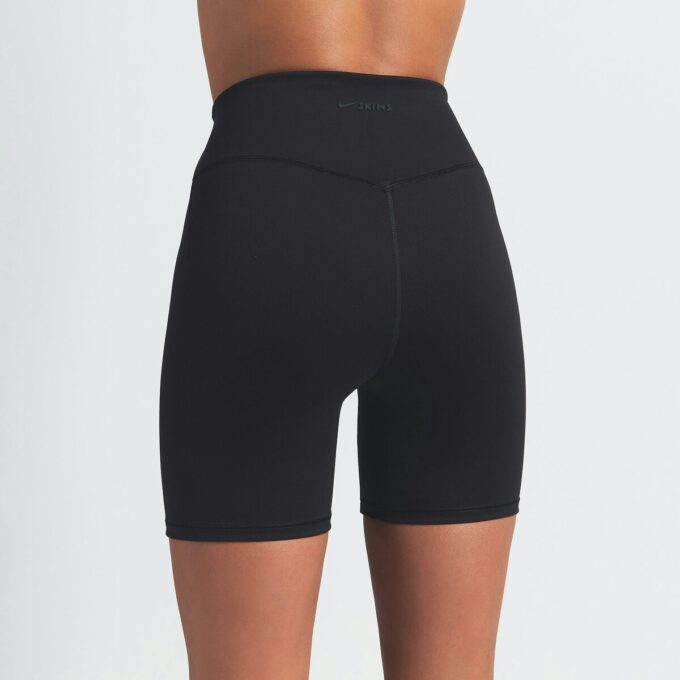 NikeSKIMS MATTE 5″ BIKERSHORT NikeSKIMS MATTE 5″ BIKERSHORT