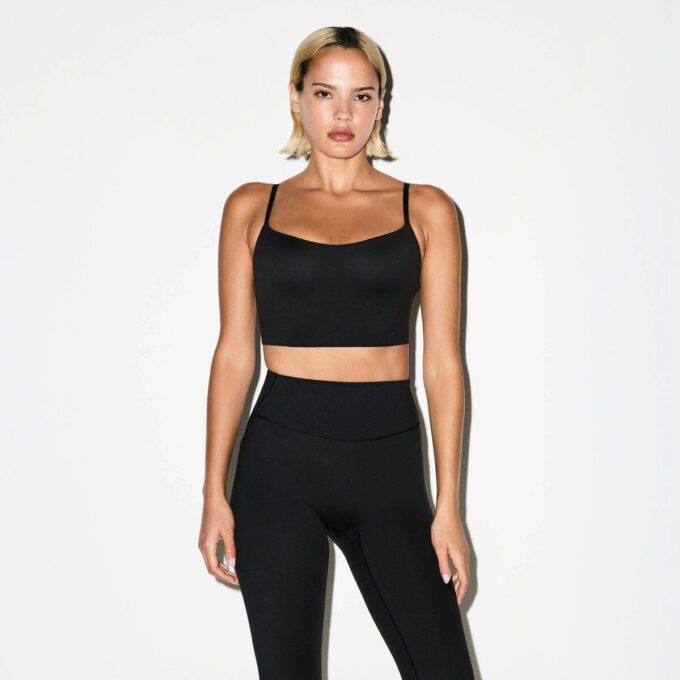 NikeSKIMS MATTE CROP 17″ LEGGING NikeSKIMS MATTE CROP 17″ LEGGING