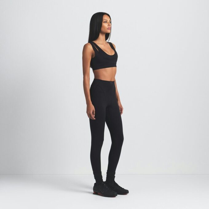 NikeSKIMS MATTE DOPPELTRÄGER-SCHNITTEN-BH