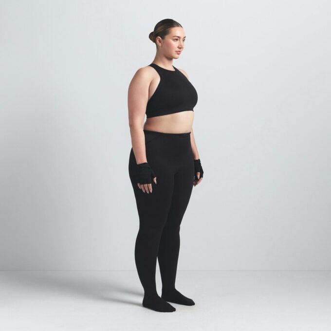 NikeSKIMS MATTE FOOTSIE GRIP LEGGING NikeSKIMS MATTE FOOTSIE GRIP LEGGING