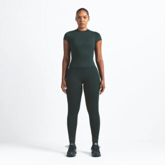NikeSKIMS MATTE GEFÜTTERTES BABY-TEE