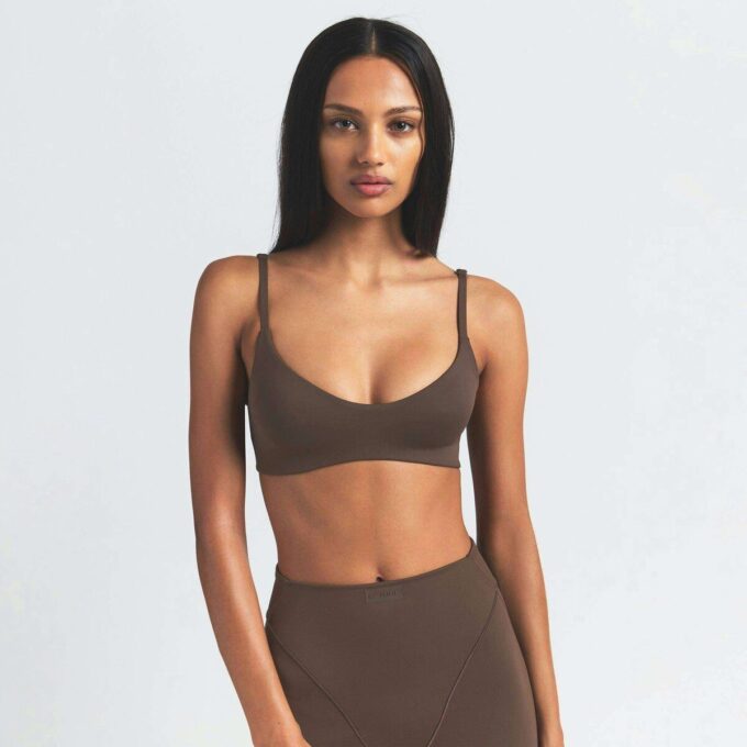 NikeSKIMS MATTE MICRO SCOOP BH NikeSKIMS MATTE MICRO SCOOP BH