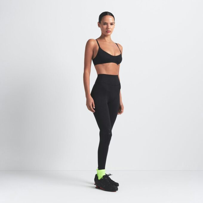 NikeSKIMS MATTE MICRO SCOOP BH NikeSKIMS MATTE MICRO SCOOP BH