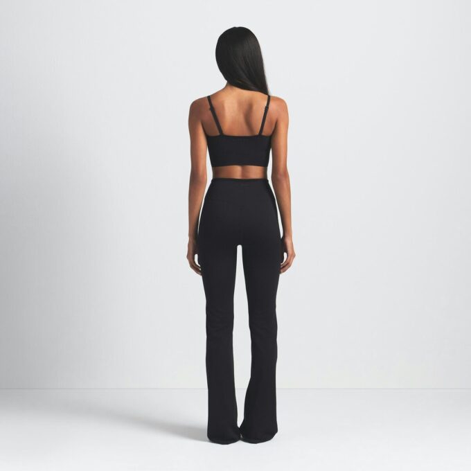 NikeSKIMS MATTE SLIM FLARE LEGGING NikeSKIMS MATTE SLIM FLARE LEGGING