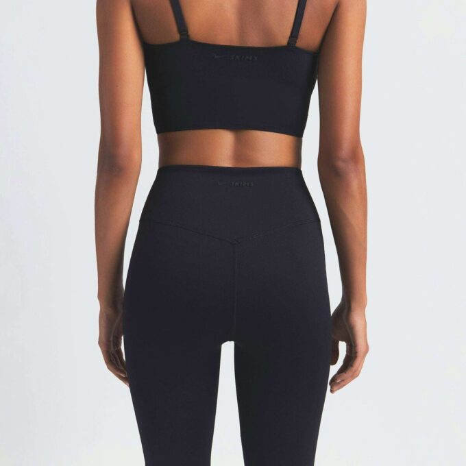 NikeSKIMS MATTE SLIM FLARE LEGGING NikeSKIMS MATTE SLIM FLARE LEGGING