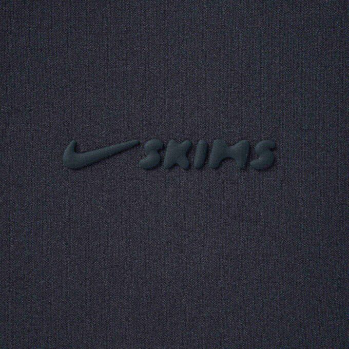 NikeSKIMS MATTE TRICOT SIDE SNAPS HOSE NikeSKIMS MATTE TRICOT SIDE SNAPS HOSE