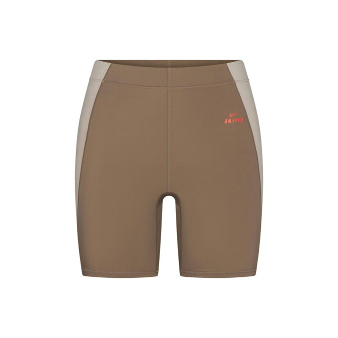 NikeSKIMS SHINE 5″ BIKERSHORT NikeSKIMS SHINE 5″ BIKERSHORT